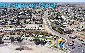 Holli-Daze On Coast Moonta Bay